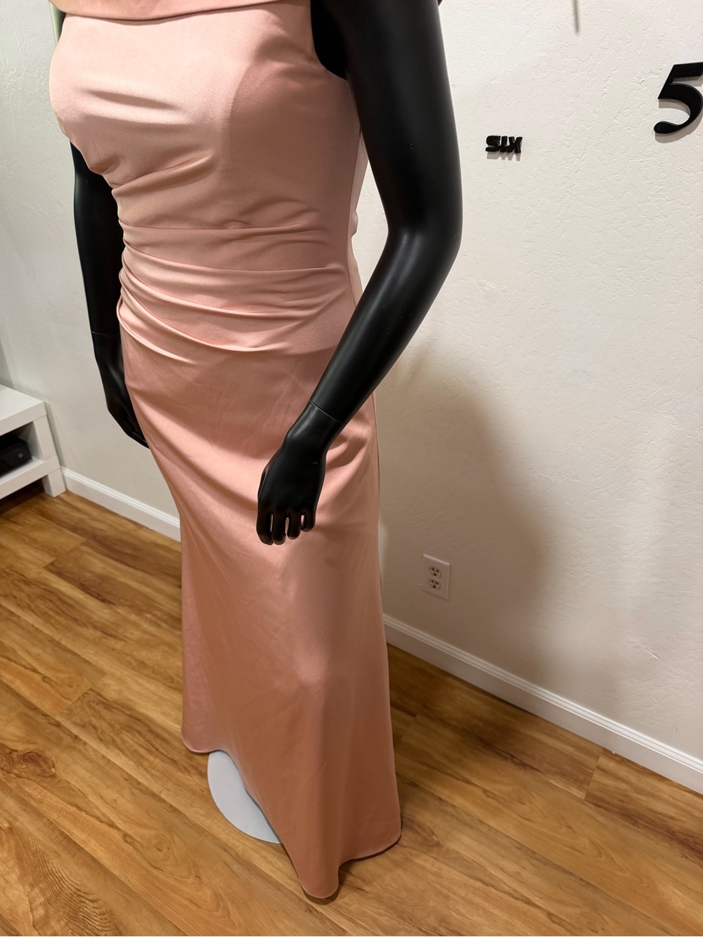 Allure Bridals Blush Satin Off Shoulder Formal Gown Size 16 - Picture 4 of 12